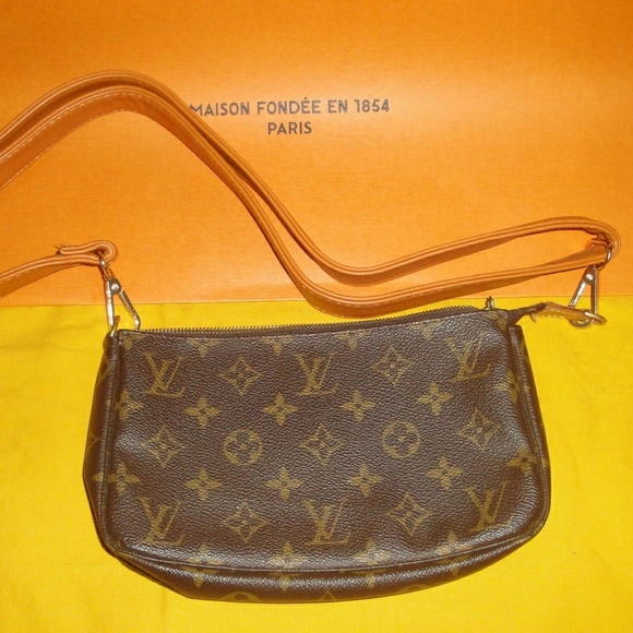 Handbags - Louis vuitton bag
